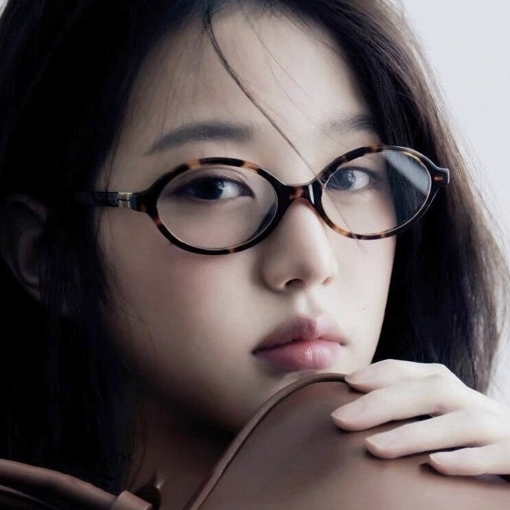 Kính Mắt Bầu Dục Cổ Điển