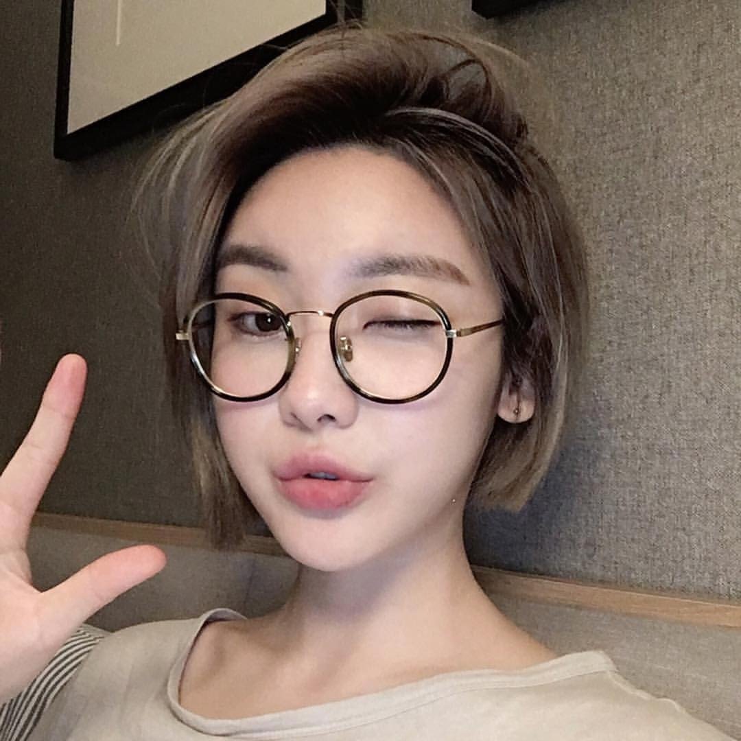 Kính Mắt Gọng Tròn Kinh Điển