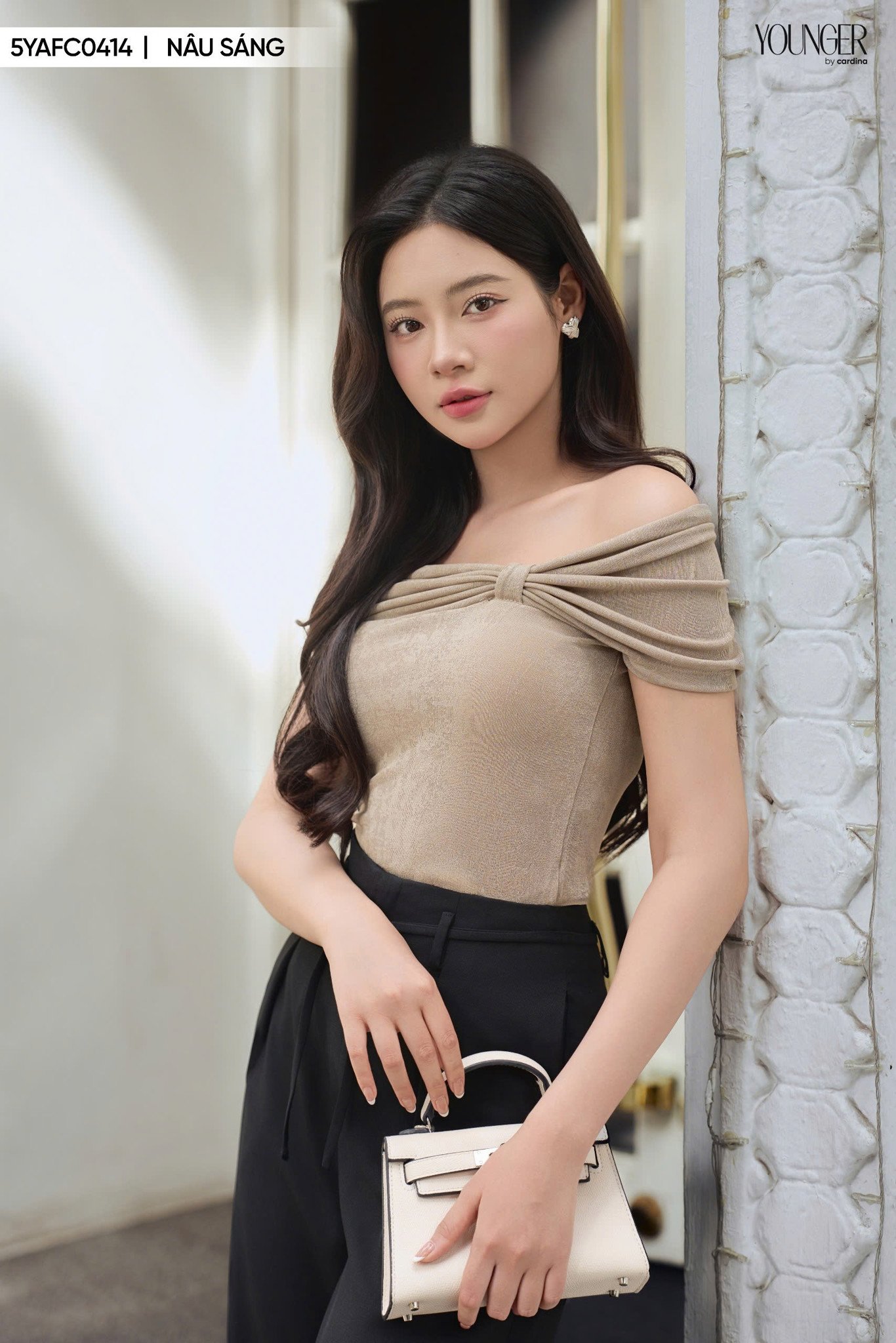 Áo thun nhún trễ vai