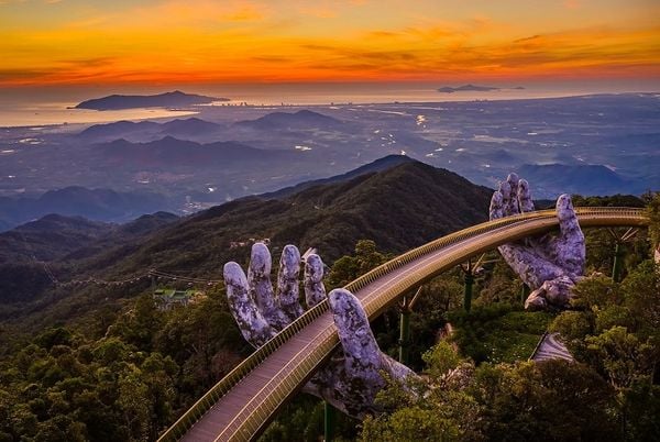 cầu Vàng trên Bà Nà Hill