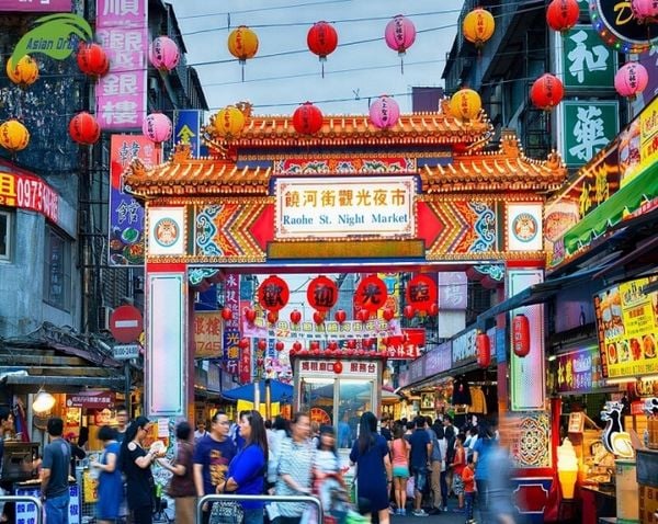 Tour Du lịch Đài Loan - Chợ đêm Phùng Giáp