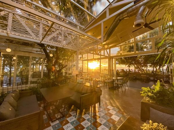 Chuồn Chuồn Bistro & Sky Bar - view sống ảo cực chất trên đỉnh đồi Sao Mai