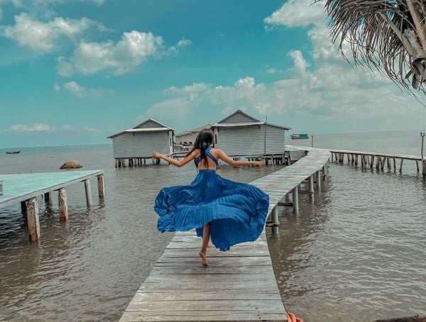 Đầm maxi dài 2 dây khi du lịch Phú Quốc