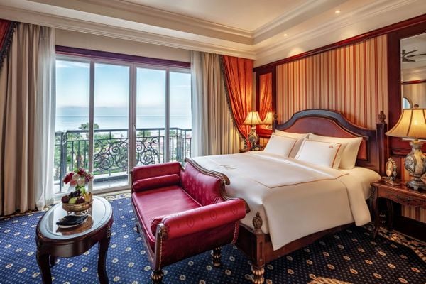 The Imperial Hotel & Resort hạng phòng Deluxe hướng biển