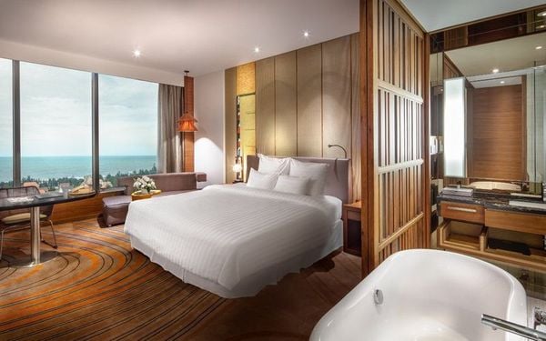 Khách sạn 5 sao Pullman Vung Tau Hotel cách tượng chúa kito 500m