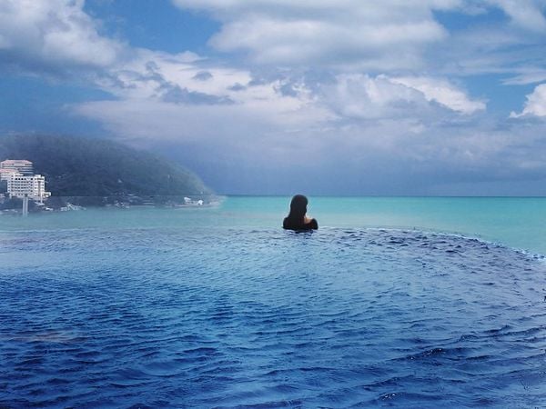 Mermaid Seaside Vũng Tàu với hồ bơi vô cực đẹp