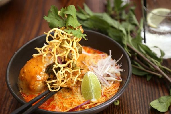 Khao Soy Thái Lan