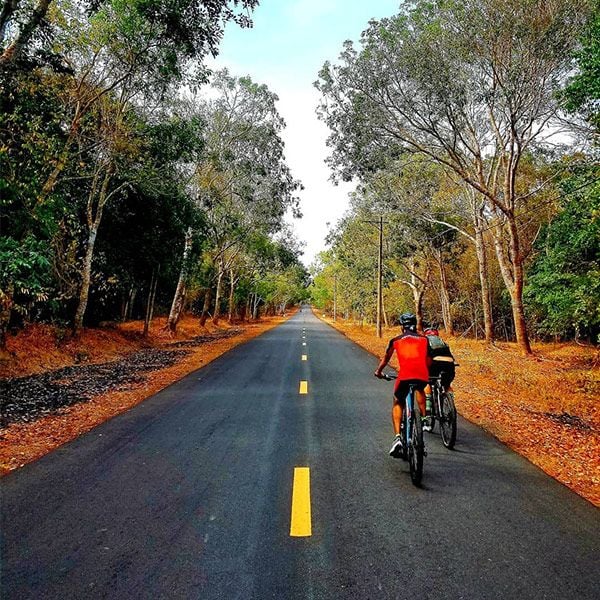 Đạp xe trong khu du lịch bình châu-phước bửu