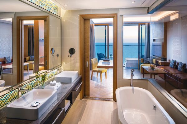 Junior Suite Seaview tại Movenpick Cam Ranh