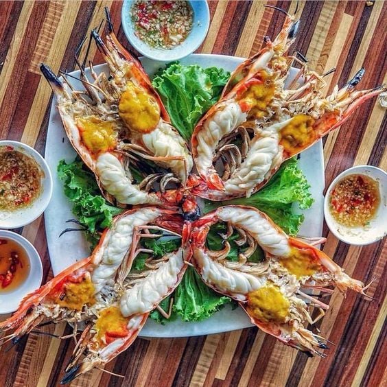 Quán 49 Bờ kè sông Cà Ty Phan Thiết - hải sản ngon