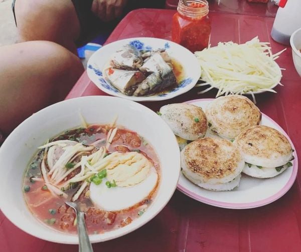 Quán bánh căn Phan Thiết Bà Xù