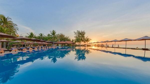 hồ bơi ngoài trời tại seahorse resort Phan Thiết