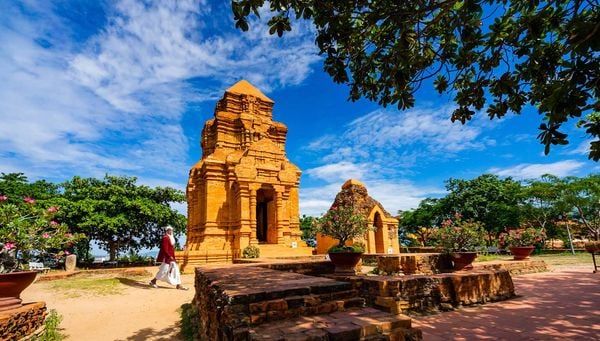 Tháp chàm Poshanư tại Phan Thiết