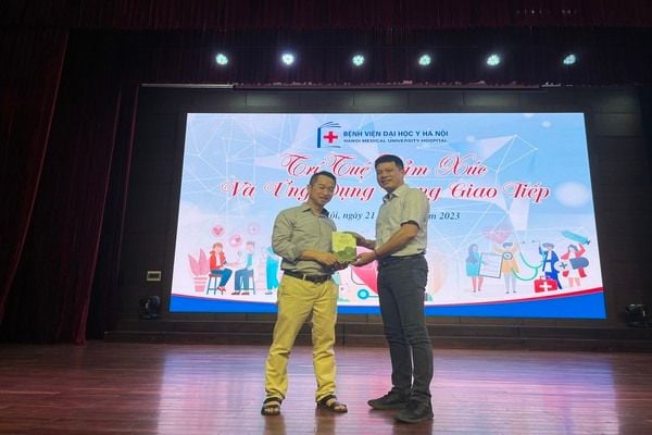 Hội thảo trao đổi kinh nghiệm về “Trí tuệ cảm xúc và ứng dụng trong giao tiếp”