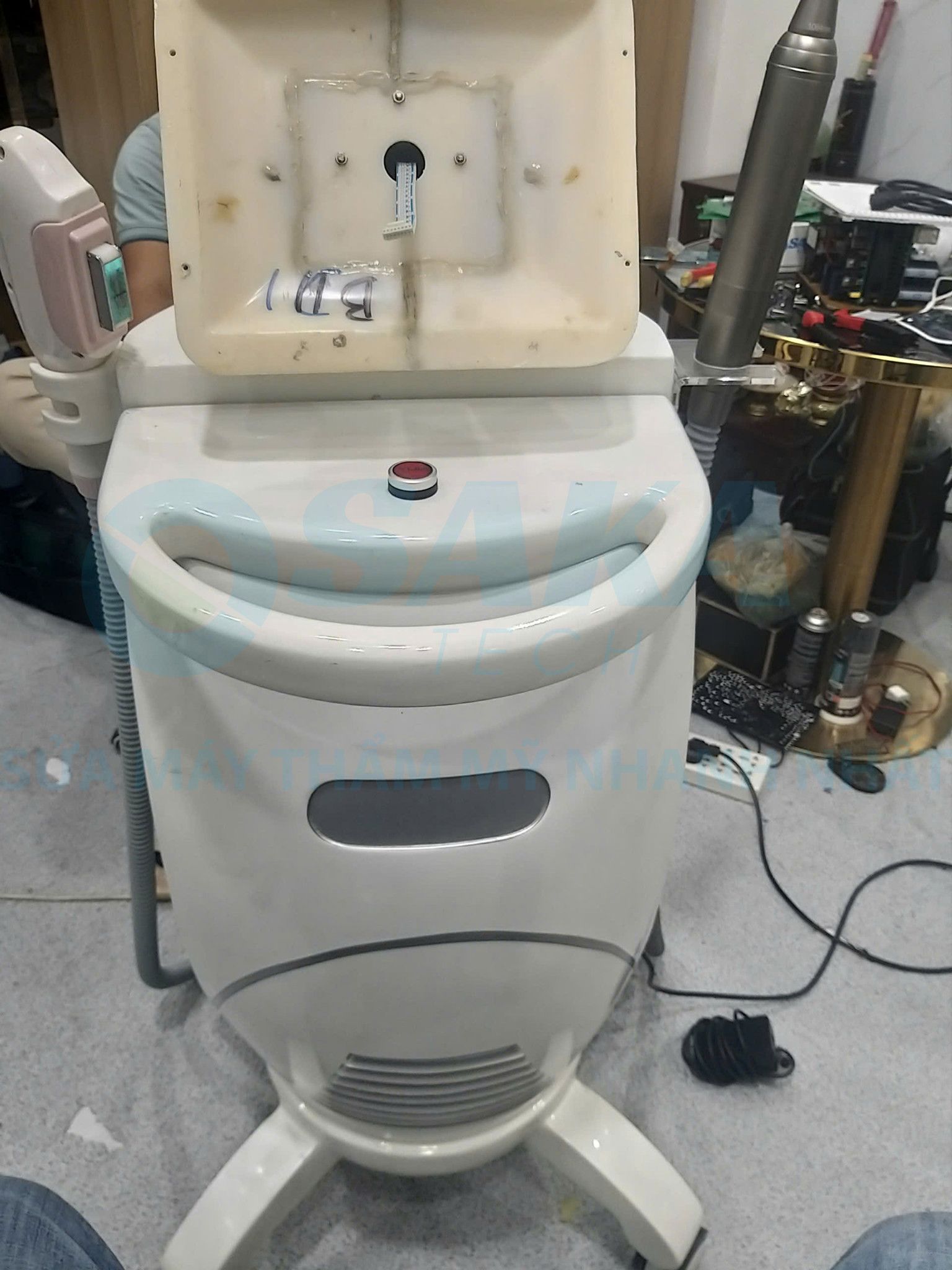 Sửa Máy Triệt Lông Laser 2in1 Không Lên Màn Hình