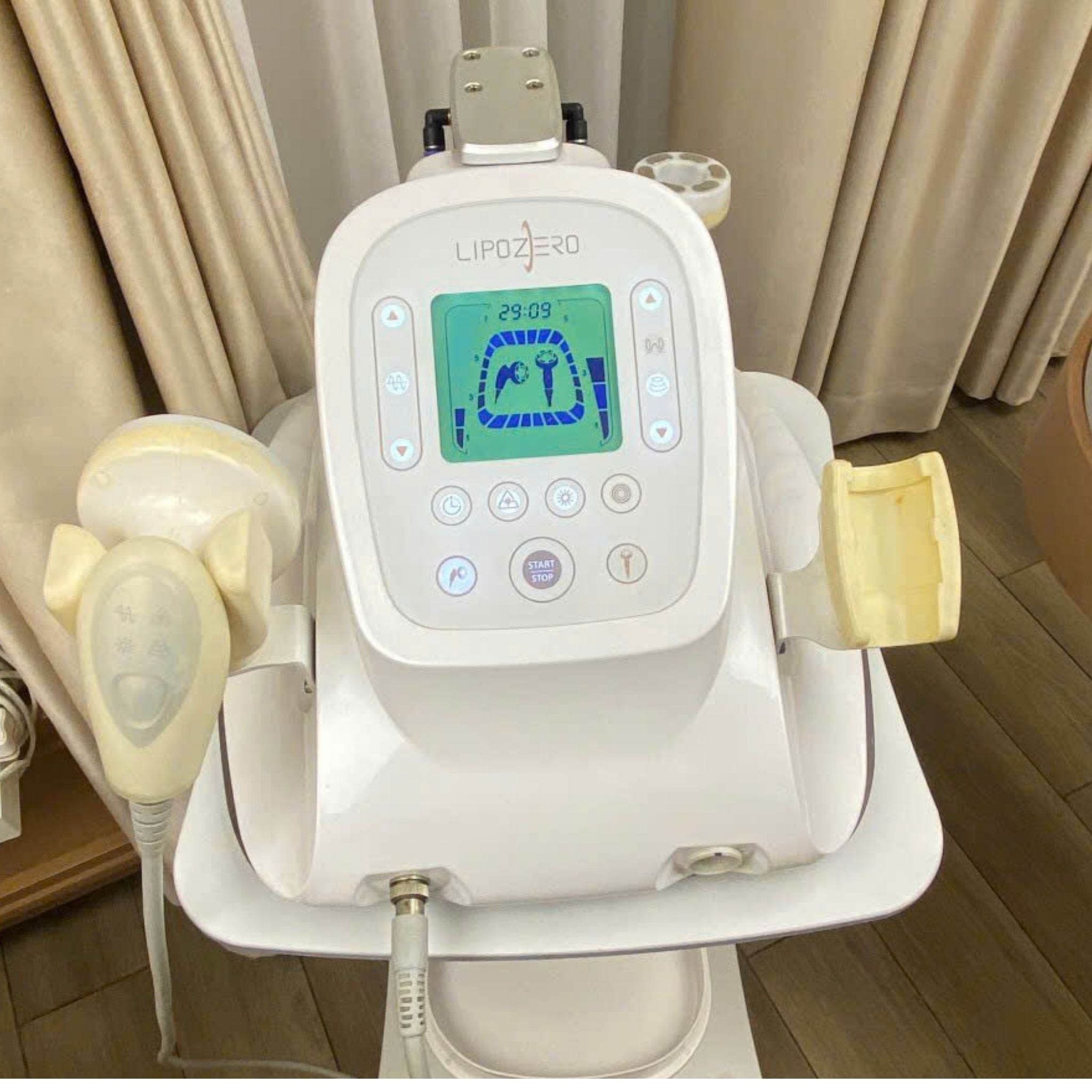 Sửa Máy Giảm Béo LIPOZERO Bị Đứt Dây Tay Cầm Rung