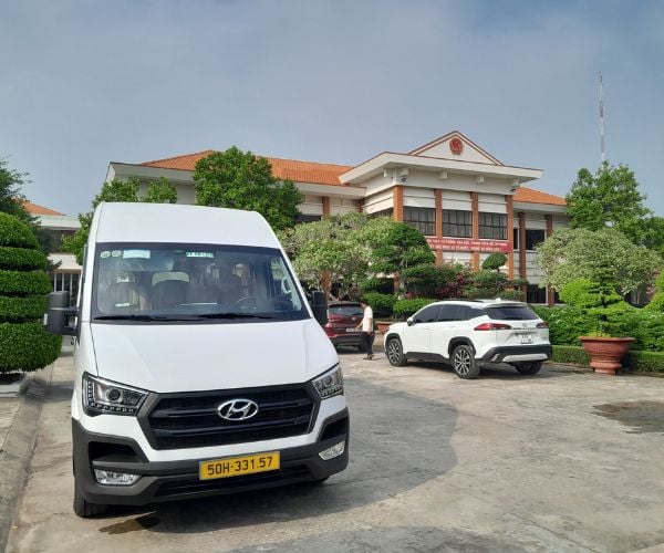 Cho thuê xe đưa đón học sinh, nhân viên đối tác giá tốt TPHCM