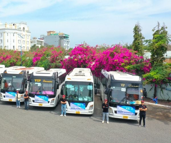 Đặt thuê xe đi công tác có tài xế an toàn, chất lượng