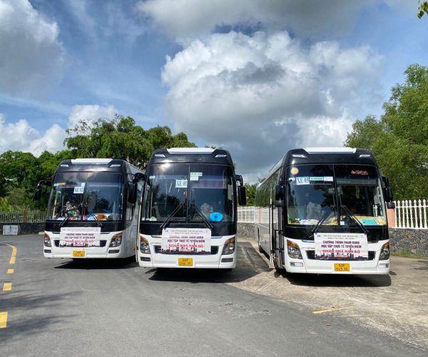 Cho thuê xe du lịch 18 chỗ - Xe đời mới, lái xe chuyên nghiệp