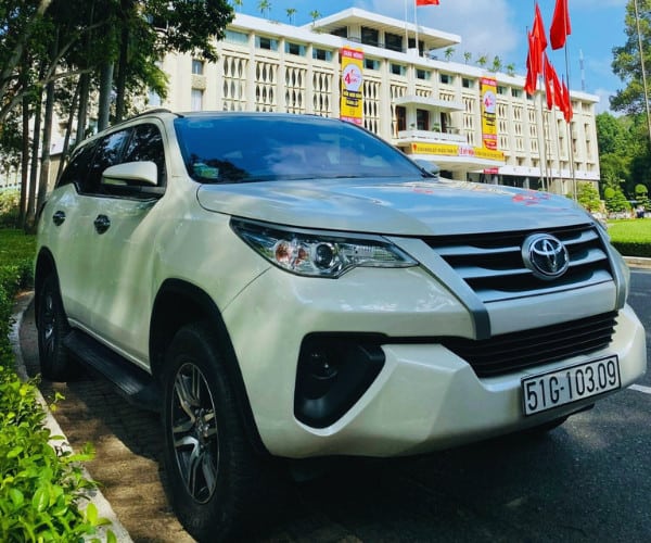 Bí quyết lựa chọn dịch vụ thuê xe du lịch 7 chỗ đáng tin cậy cho chuyến đi