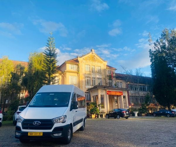 Xe Sài Gòn Luxury - Cho thuê xe du lịch tết với ưu đãi tốt nhất