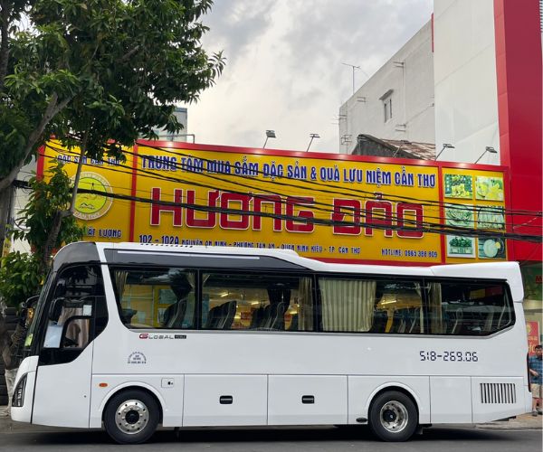 cho thuê xe du lịch quận Tân Phú