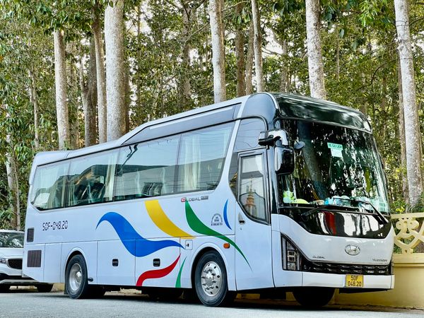công ty cho thuê xe du lịch uy tín tại TPHCM