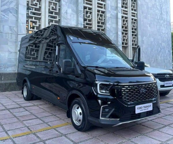 thue-xe-18-cho-tai-long-an