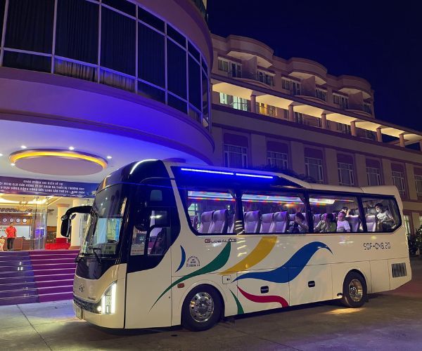 thue-xe-29-cho-co-tai