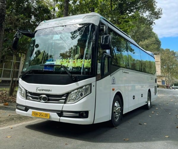 thue-xe-34-cho-co-tai-1