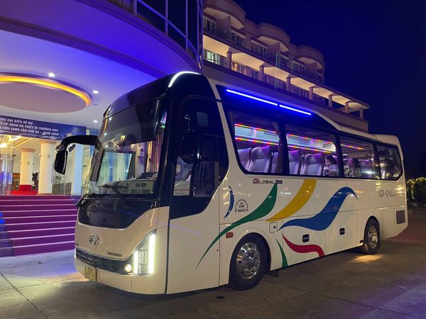 thuê xe hợp đồng 34 chỗ