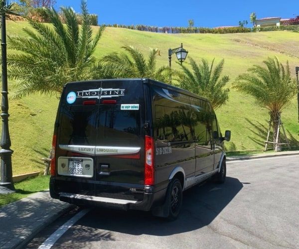 thue-xe-limousine-co-tai
