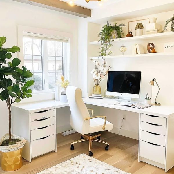 Tại sao bàn IKEA lại được giới trẻ ưa chuộng?