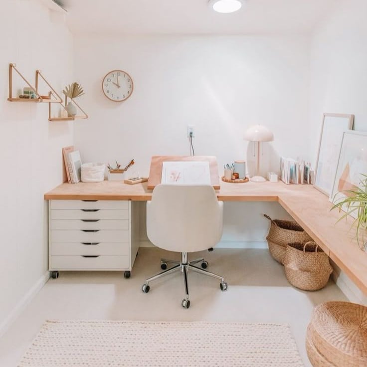 Làm thế nào để decor bàn làm việc đẹp mà không tốn kém?