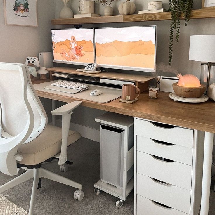 Bàn IKEA và cách tạo một không gian đọc sách thoải mái.