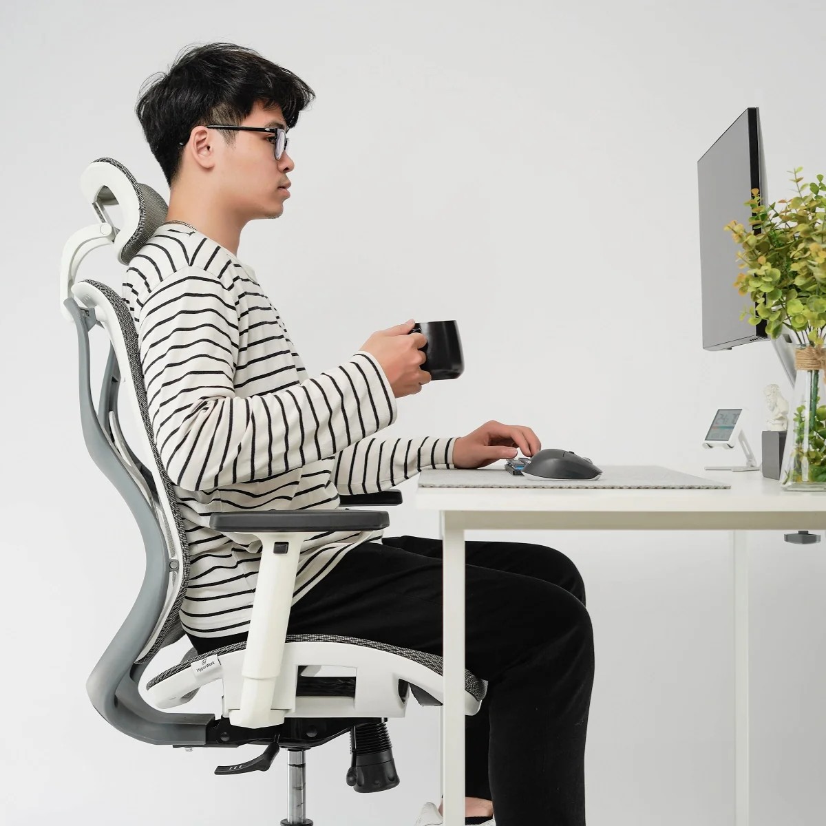 Ghế công thái học là gì? Lợi ích của việc sử dụng ghế công thái học.