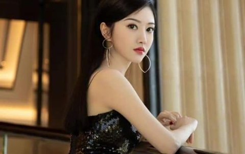 Làn Da Sáng Bật Tông Với Kem Body Trắng Da Dưỡng Ẩm ELSE