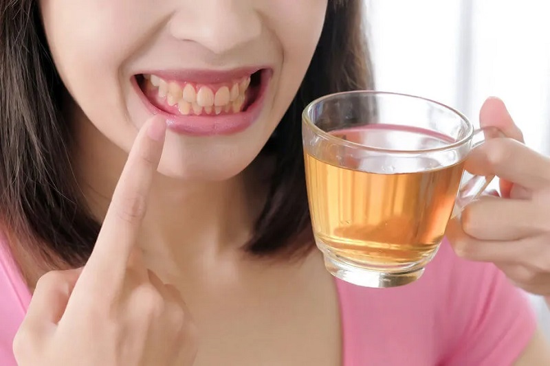 Uống Trà Thường Xuyên Có Khiến Răng Bạn Bị Ố Vàng Và Xỉn Màu?