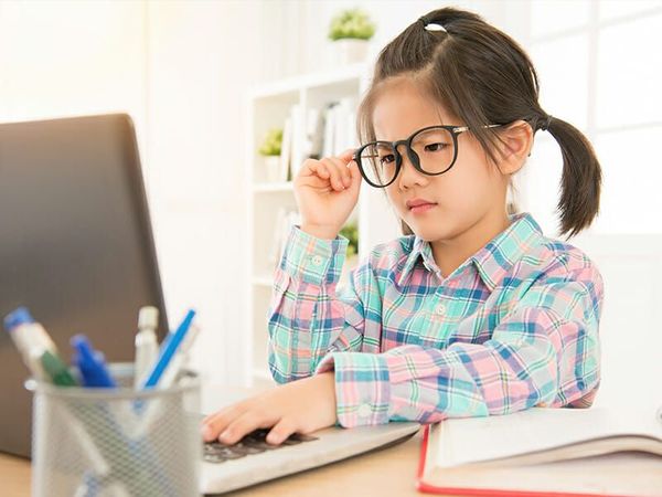 Cận Thị Học Đường Là Gì? Cách Phòng Tránh Cận Thị Học Đường