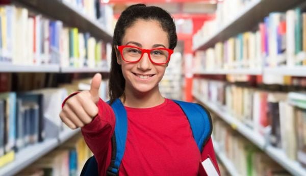 Bật Mí Cách Đeo Kính Cận Đúng Cách Để Bảo Vệ Mắt Hiệu Quả