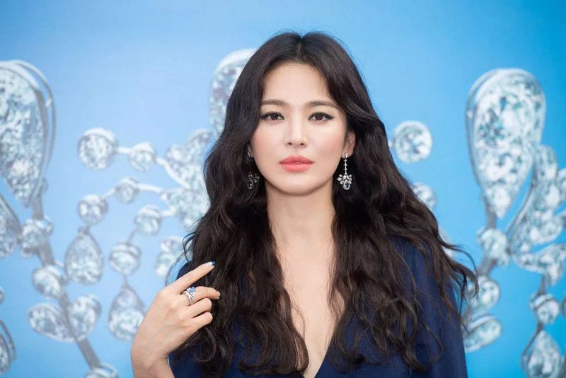 Song Hye Kyo sở hữu đôi mắt đẹp dịu dàng quyến rũ