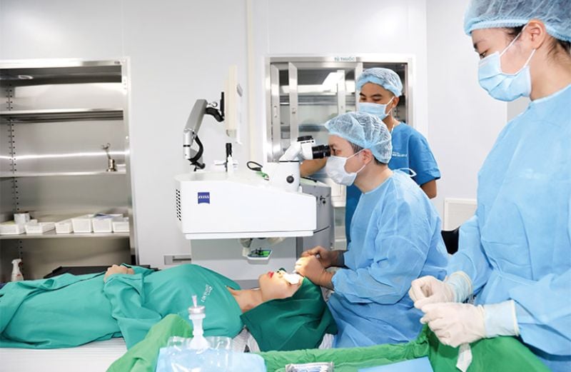 Lasik là phương pháp mổ cận không gây đau đớn, không chảy máu