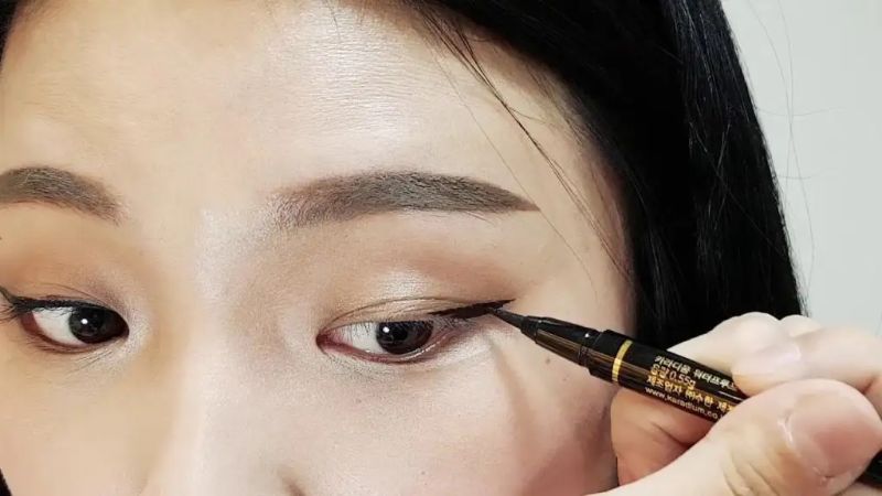 2. Các loại bút kẻ eyeliner phổ biến