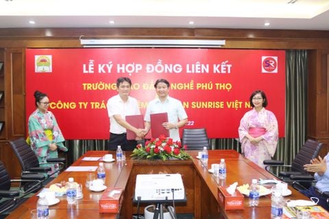 LỄ KÝ HỢP ĐỒNG LIÊN KẾT GIỮA TRƯỜNG CAO ĐẲNG NGHỀ PHÚ THỌ VỚI CÔNG TY TNHH SUNRISE VIỆT NAM