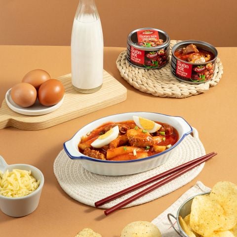 Gochujang pork ribs tokbokki