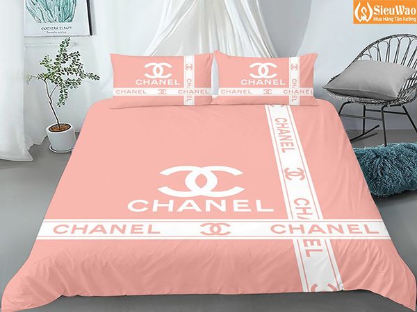 Bộ chăn ga gối đệm màu hồng phấn hoạ tiết Chanel