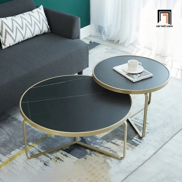 cặp bàn trà mặt đá đen trắng xinh xắn, cặp 2 bàn sofa phòng khách khung chân sắt