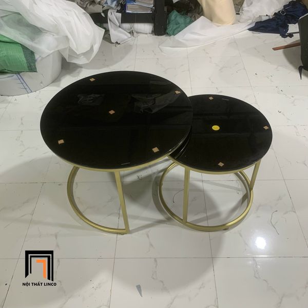 cặp bàn sofa phòng khách mặt kính đen, cặp 2 bàn sofa khung chân sắt vàng