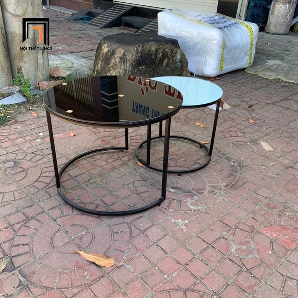 cặp 2 bàn kính tròn đen trắng, cặp bàn sofa phòng khách gia đình nhỏ gọn
