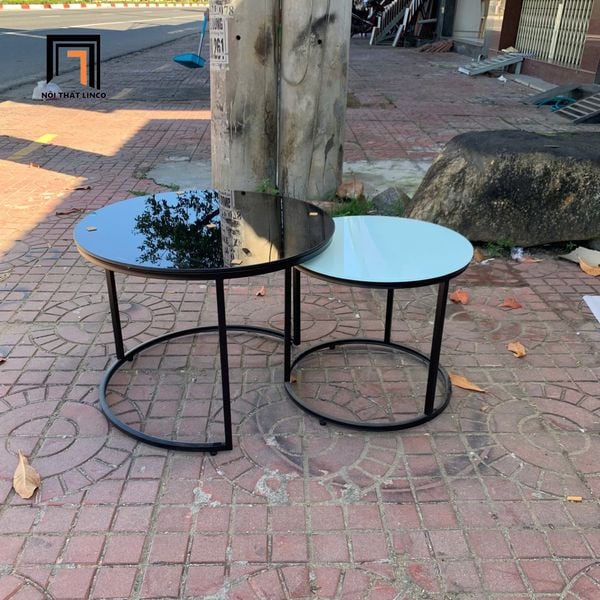 cặp 2 bàn kính tròn đen trắng, cặp bàn sofa phòng khách gia đình nhỏ gọn